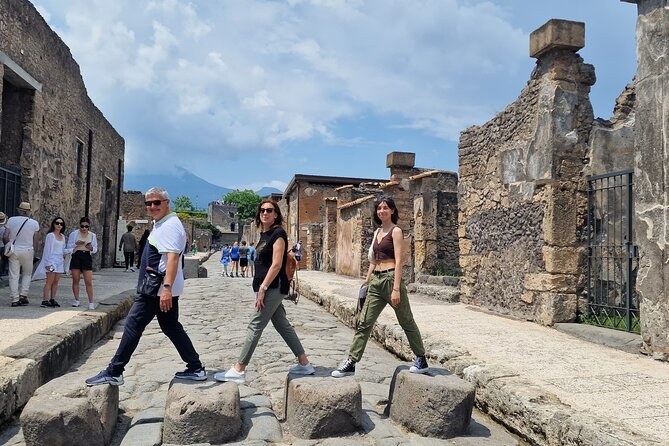 Naples to Pompeii & Sorrento with Positano View Tour